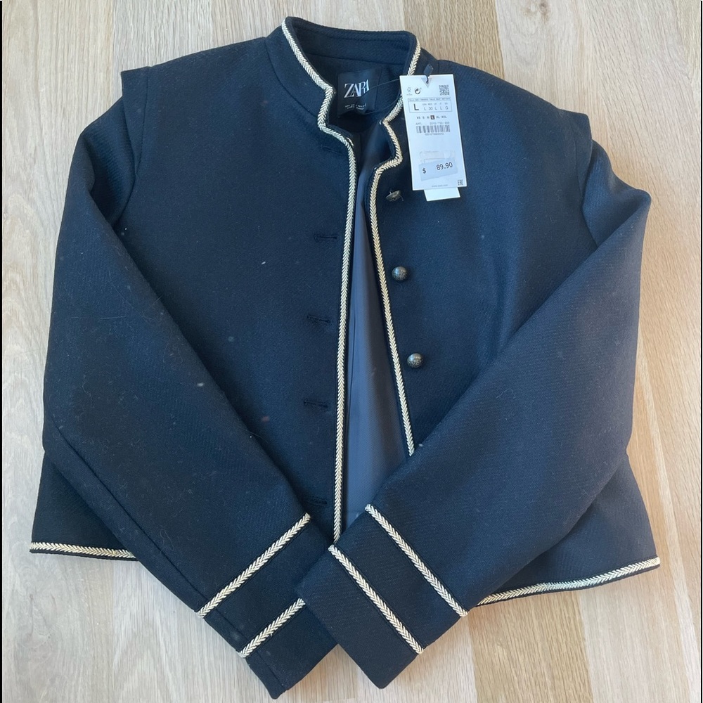 black zara cropped jacket with gold details size L